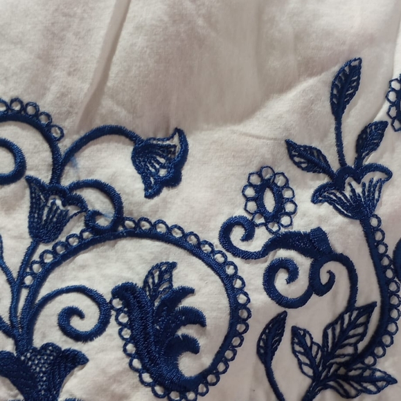 Three piece shalwar qameez, beautiful embroidery, - Picture 2 of 6